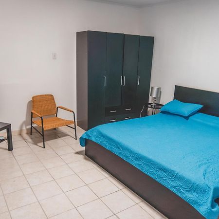 Klip Lagoon Apartsments Oranjestad Kültér fotó
