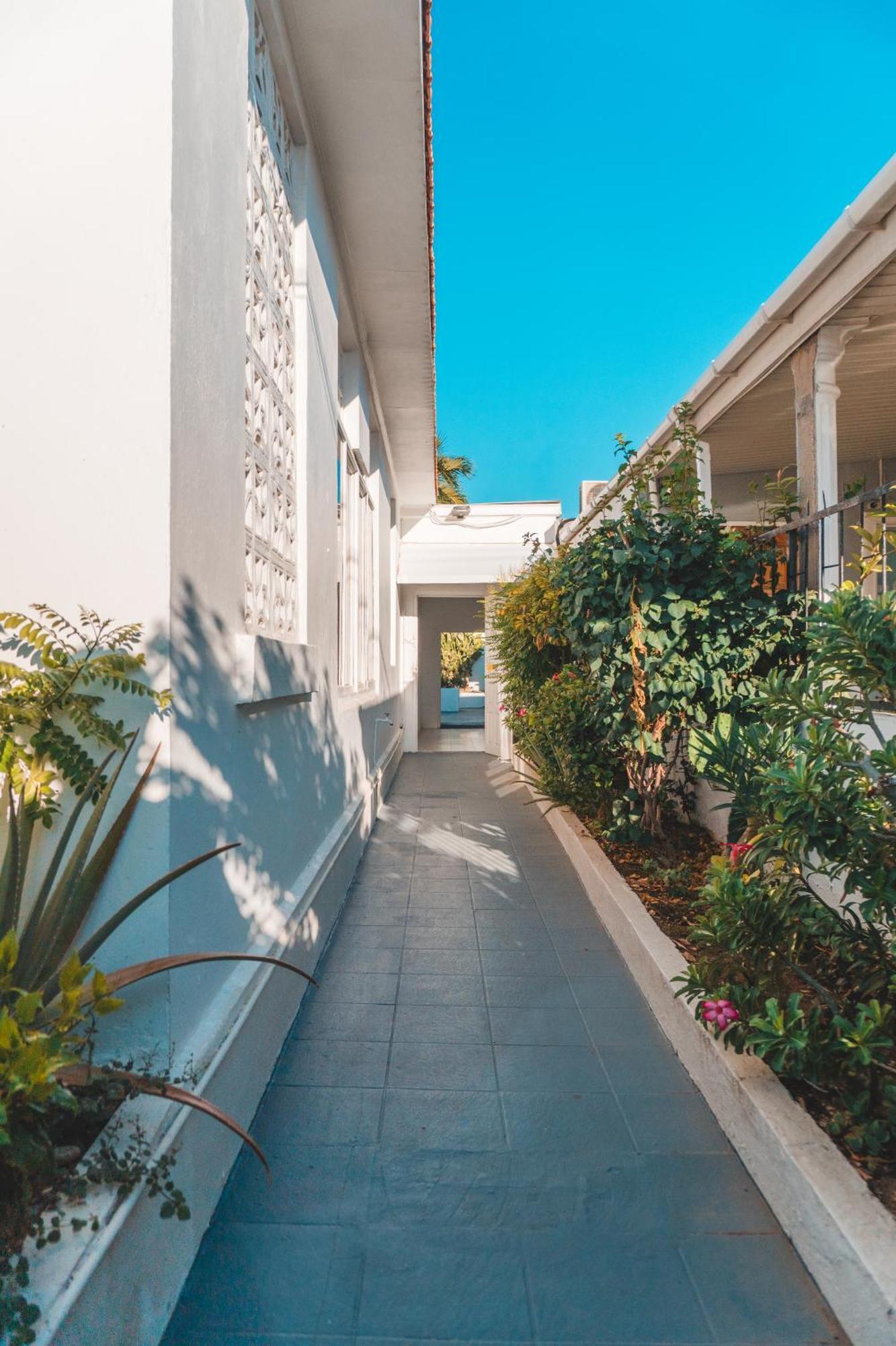 Klip Lagoon Apartsments Oranjestad Kültér fotó